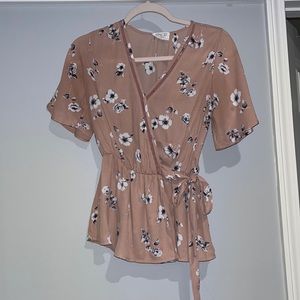 Flower blouse, like new condition, size small